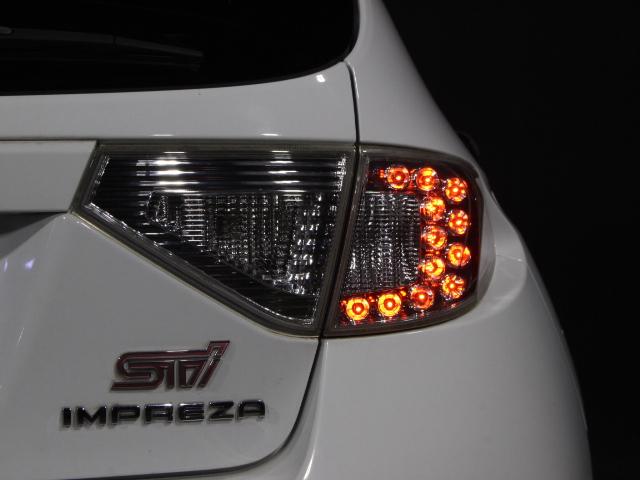 インプレッサ ＷＲＸ　ＳＴＩ　カロッツェリア楽ナビ　ＥＴＣ　ゼロスポーツインテークパイプ　ＨＩＤ　ＨＫＳリーガマックスプレミアムマフラー　ＳＴＩフロントリップ　スマートキー　プッシュスタート　純正１８ＡＷ（32枚目）