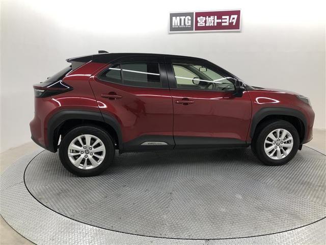 ヤリスクロス ハイブリッドＧ　４ＷＤ　フルセグ　メモリーナビ　ＤＶＤ再生　ミュージックプレイヤー接続可　バックカメラ　衝突被害軽減システム　ＥＴＣ　ドラレコ　ＬＥＤヘッドランプ　ワンオーナー　記録簿（6枚目）