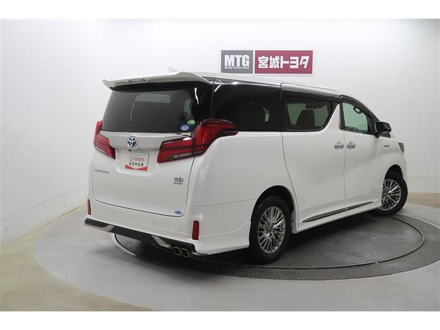 アルファードハイブリッド Ｓ　タイプゴールド　４ＷＤ　フルセグ　メモリーナビ　ミュージックプレイヤー接続可　後席モニター　バックカメラ　衝突被害軽減システム　ＥＴＣ　両側電動スライド　ＬＥＤヘッドランプ　乗車定員７人　３列シート　ワンオーナー（10枚目）