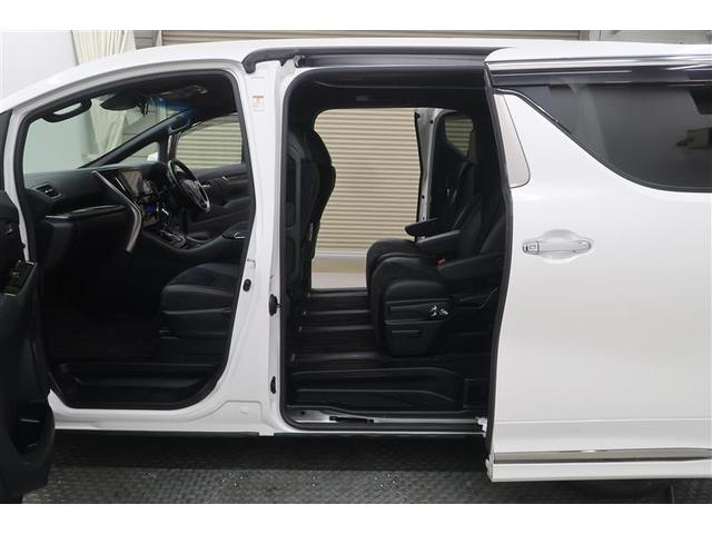 アルファードハイブリッド Ｓ　タイプゴールド　４ＷＤ　フルセグ　メモリーナビ　ミュージックプレイヤー接続可　後席モニター　バックカメラ　衝突被害軽減システム　ＥＴＣ　両側電動スライド　ＬＥＤヘッドランプ　乗車定員７人　３列シート　ワンオーナー（13枚目）