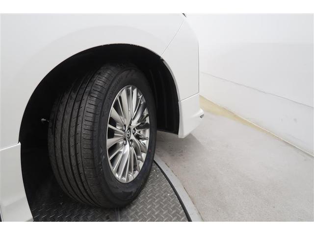 アルファードハイブリッド Ｓ　タイプゴールド　４ＷＤ　フルセグ　メモリーナビ　ミュージックプレイヤー接続可　後席モニター　バックカメラ　衝突被害軽減システム　ＥＴＣ　両側電動スライド　ＬＥＤヘッドランプ　乗車定員７人　３列シート　ワンオーナー（35枚目）