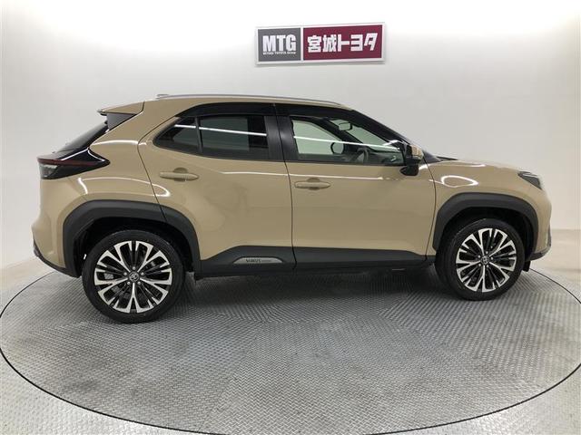 ヤリスクロス ハイブリッドＺ　アドベンチャー　フルセグ　メモリーナビ　ミュージックプレイヤー接続可　バックカメラ　衝突被害軽減システム　ＥＴＣ　ドラレコ　ＬＥＤヘッドランプ　ワンオーナー　記録簿（6枚目）