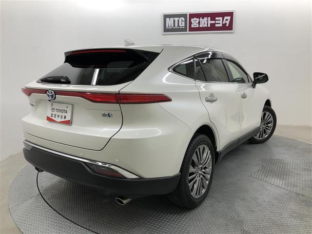 ハリアーハイブリッド Ｚ　レザーパッケージ　革シート　サンルーフ　４ＷＤ　フルセグ　メモリーナビ　ミュージックプレイヤー接続可　バックカメラ　衝突被害軽減システム　ＥＴＣ　ドラレコ　ＬＥＤヘッドランプ　ワンオーナー　記録簿（5枚目）