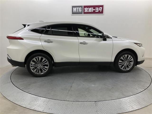 ハリアーハイブリッド Ｚ　レザーパッケージ　革シート　サンルーフ　４ＷＤ　フルセグ　メモリーナビ　ミュージックプレイヤー接続可　バックカメラ　衝突被害軽減システム　ＥＴＣ　ドラレコ　ＬＥＤヘッドランプ　ワンオーナー　記録簿（6枚目）