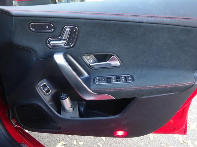 ＣＬＡクラス ＣＬＡ２００ｄ　ＡＭＧライン　パノラミックスライディングルーフ　レーダーセーフティパッケージ　ナビゲーションパッケージ　アドバンストパッケージ　純正ナビ　全方位カメラ　地デジＴＶ　ＥＴＣ２．０　Ｂｌｕｅｔｏｏｔｈ対応　ＨＵＤ（43枚目）