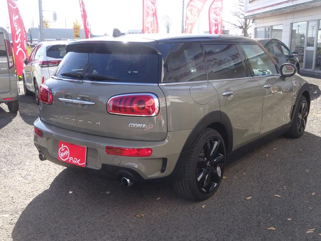 ＭＩＮＩ クーパーＳＤ　クラブマン　ユーザー買取車　ディーゼルターボ　純正ナビ　バックカメラ　リモコンキー　革巻ステアリング　ＵＳＢ　Ｂｌｕｅｔｏｏｔｈオーディオ　スモークフィルム　ドライブレコーダー　クルーズコントロール（5枚目）