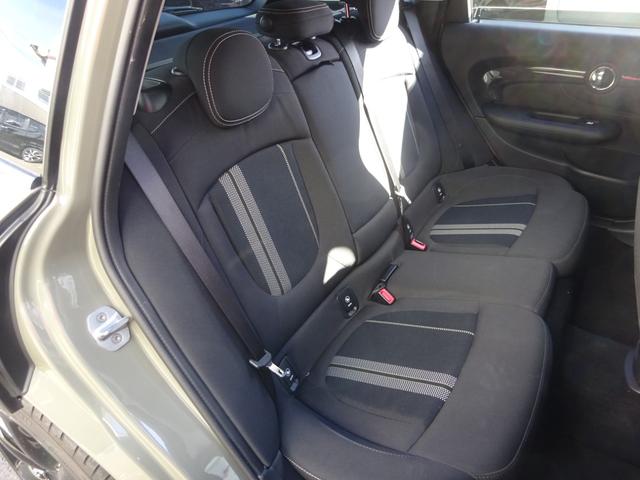 ＭＩＮＩ クーパーＳＤ　クラブマン　ユーザー買取車　ディーゼルターボ　純正ナビ　バックカメラ　リモコンキー　革巻ステアリング　ＵＳＢ　Ｂｌｕｅｔｏｏｔｈオーディオ　スモークフィルム　ドライブレコーダー　クルーズコントロール（11枚目）