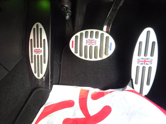 ＭＩＮＩ クーパーＳＤ　クラブマン　ユーザー買取車　ディーゼルターボ　純正ナビ　バックカメラ　リモコンキー　革巻ステアリング　ＵＳＢ　Ｂｌｕｅｔｏｏｔｈオーディオ　スモークフィルム　ドライブレコーダー　クルーズコントロール（17枚目）