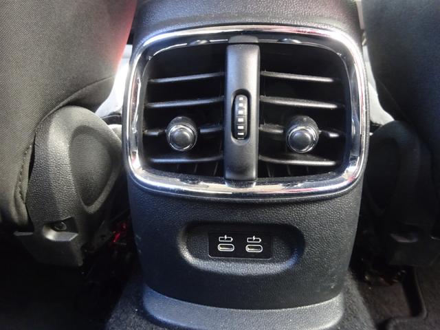 ＭＩＮＩ クーパーＳＤ　クラブマン　ユーザー買取車　ディーゼルターボ　純正ナビ　バックカメラ　リモコンキー　革巻ステアリング　ＵＳＢ　Ｂｌｕｅｔｏｏｔｈオーディオ　スモークフィルム　ドライブレコーダー　クルーズコントロール（20枚目）