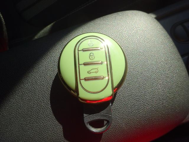 ＭＩＮＩ クーパーＳＤ　クラブマン　ユーザー買取車　ディーゼルターボ　純正ナビ　バックカメラ　リモコンキー　革巻ステアリング　ＵＳＢ　Ｂｌｕｅｔｏｏｔｈオーディオ　スモークフィルム　ドライブレコーダー　クルーズコントロール（29枚目）