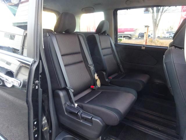 セレナ ハイウェイスター 純正16AW夏タイヤ 純正15AW冬タイヤ 両側電動スライドドア 革巻きステアリング クルコン 純正SDナビ 地デジTV バックカメラ Bluetooth対応 スマートキー プッシュエンジンスタート(20枚目)