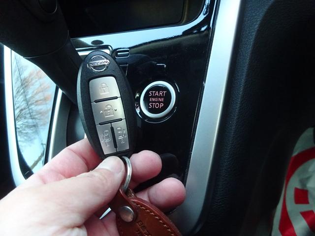 セレナ ハイウェイスター 純正16AW夏タイヤ 純正15AW冬タイヤ 両側電動スライドドア 革巻きステアリング クルコン 純正SDナビ 地デジTV バックカメラ Bluetooth対応 スマートキー プッシュエンジンスタート(32枚目)