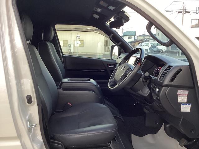 ハイエースバン スーパーＧＬ　ダークプライムＩＩ　純正ナビＴＶ　３６０度カメラ　両側パワースライドドア　純正ＥＴＣ２．０　フロントスポイラー　ウッドコンビハンドル　１インチローダウン　４ＷＤ　ワンオーナー（5枚目）