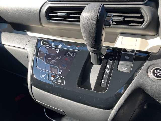 デリカミニ Ｔ　プレミアム　衝突被害軽減ブレーキ　純正ナビゲーション（9枚目）