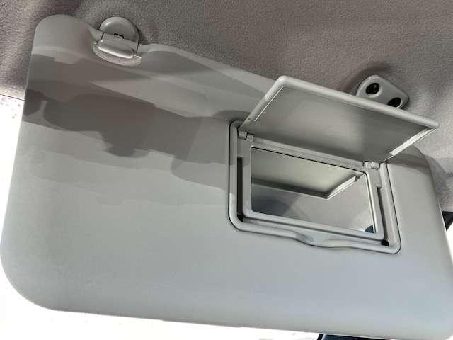 デリカミニ Ｔ　プレミアム　衝突被害軽減ブレーキ　純正ナビゲーション（20枚目）