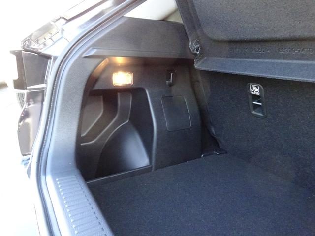 フロンクス １型　スズキコネクト・電動Ｐ・４ＷＤ・洗練グローバルデザイン　お問い合わせは県内でも老舗の須賀川中古車センターへ！新車・中古車両方のご相談が可能です。また、スズキ一筋２０年超のベテラン営業が適切な車種、ご購入方法、メンテプラン、自動車保険をご案内いたします。（14枚目）