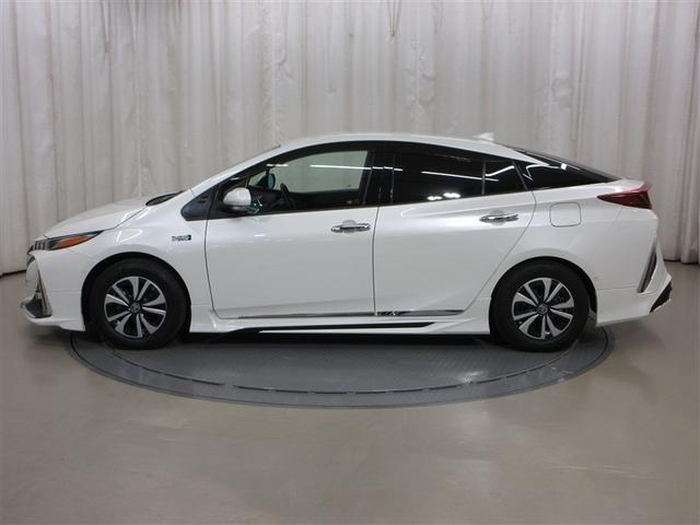 サイドバイザーで日差しを遮ったり、雨の日の空気入替え等に役立ちます。