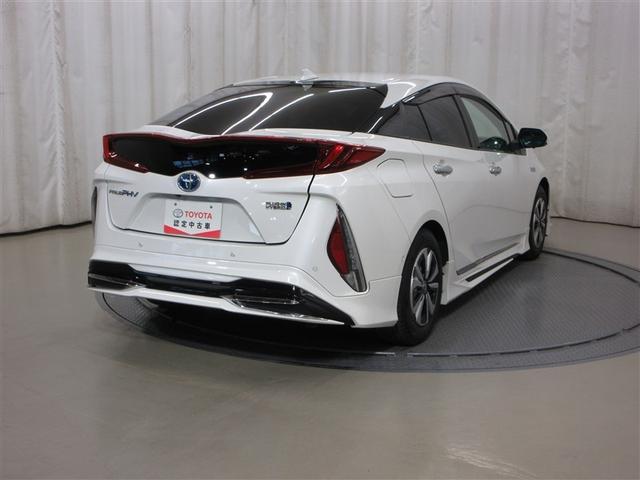 ハイマウントストップランプ採用で、後続車に対して自車の存在をアピールしてくれます！