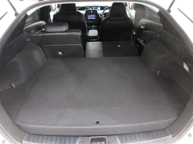 分割可倒式リヤシートを前倒しすれば、広い荷室に早変わり。レジャーにもフル活用出来ます！