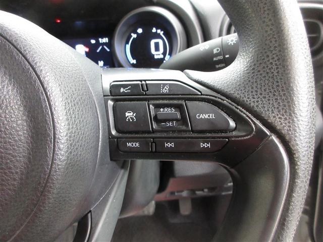 高速走行時にアクセルを踏まずに一定速度を保ち走行出来ます。燃費の向上にもつながりますよ！