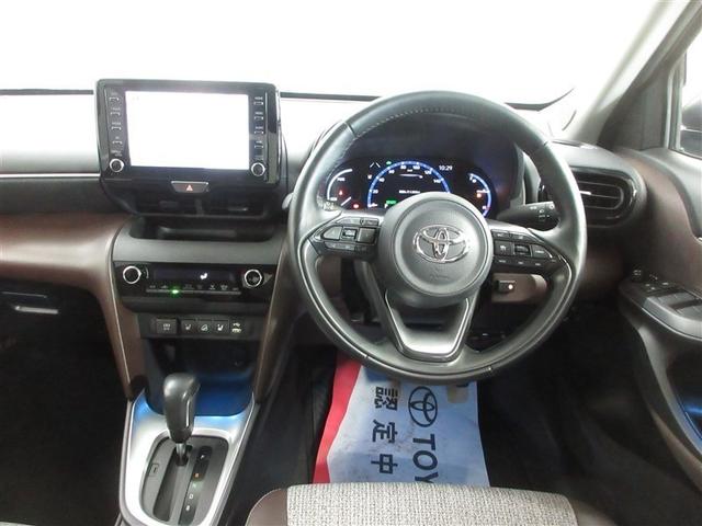 ヤリスクロス ハイブリッドZ 4WD 寒冷地 衝突被害軽減システム メモリーナビ LEDヘッドランプ アルミホイール バックカメラ スマートキー オートクルーズコントロール アイドリングストップ ETC 盗難防止装置 電動シート(6枚目)