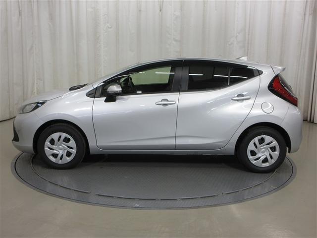 アクア Ｘ　４ＷＤ　衝突被害軽減システム　ＬＥＤヘッドランプ　バックカメラ　スマートキー　オートクルーズコントロール　アイドリングストップ　ＥＴＣ　盗難防止装置　キーレス　横滑り防止機能　ハイブリッド（3枚目）