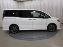 ヴォクシー ＺＳ　煌ＩＩＩ　４ＷＤ　寒冷地　衝突被害軽減システム　メモリーナビ　フルセグ　ＬＥＤヘッドランプ　両側電動スライド　アルミホイール　後席モニター　バックカメラ　ドラレコ　スマートキー　オートクルーズコントロール（5枚目）