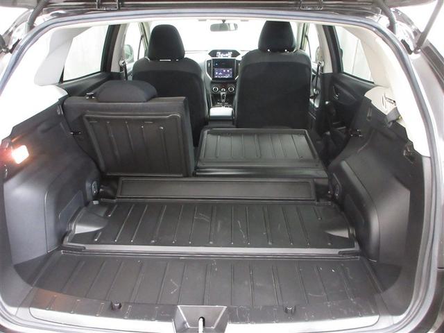 分割可倒式リヤシートを前倒しすれば、広い荷室に早変わり。レジャーにもフル活用出来ます!