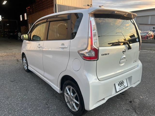 デイズ ハイウェイスター　Ｘ　４ＷＤ　ＥＴＣ　ナビ　ＴＶ　全方位カメラ　スマートキー　キーレス　シートヒーター　オートライト　アイドリングストップ　ＨＩＤ　ベンチシート（7枚目）