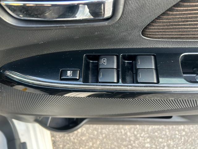 デイズ ハイウェイスター　Ｘ　４ＷＤ　ＥＴＣ　ナビ　ＴＶ　全方位カメラ　スマートキー　キーレス　シートヒーター　オートライト　アイドリングストップ　ＨＩＤ　ベンチシート（11枚目）