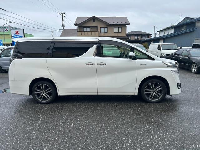 ヴェルファイアハイブリッド Ｖ　４ＷＤ　ＥＴＣ　ドライブレコーダー　キーレス　スマートキー　プッシュスタート　ナビ　ＴＶ　フリップダウンモニター　シートメモリ機能付き　両側電動スライドドア　パワーシート（4枚目）