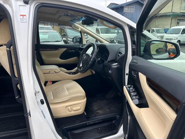 ヴェルファイアハイブリッド Ｖ　４ＷＤ　ＥＴＣ　ドライブレコーダー　キーレス　スマートキー　プッシュスタート　ナビ　ＴＶ　フリップダウンモニター　シートメモリ機能付き　両側電動スライドドア　パワーシート（10枚目）