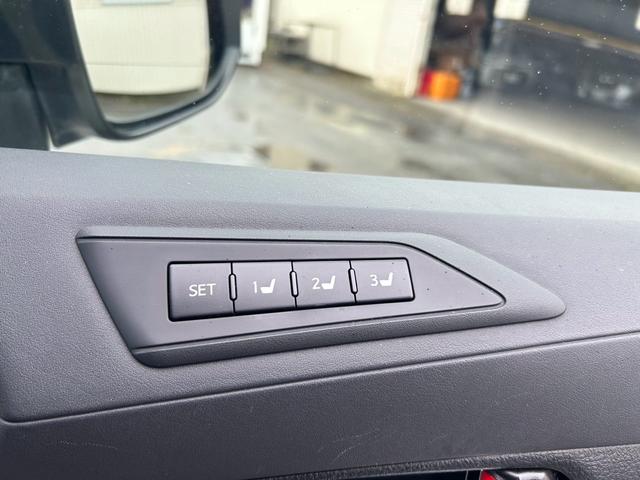 ヴェルファイアハイブリッド Ｖ　４ＷＤ　ＥＴＣ　ドライブレコーダー　キーレス　スマートキー　プッシュスタート　ナビ　ＴＶ　フリップダウンモニター　シートメモリ機能付き　両側電動スライドドア　パワーシート（22枚目）