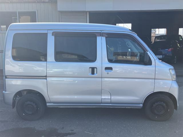 ハイゼットカーゴ ＤＸ　４ＷＤ　ＡＴ　両側スライドドア　キーレスエントリー　エアコン　運転席エアバッグ　助手席エアバッグ（4枚目）