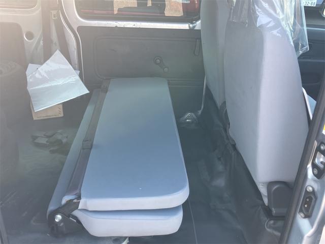 ハイゼットカーゴ ＤＸ　４ＷＤ　ＡＴ　両側スライドドア　キーレスエントリー　エアコン　運転席エアバッグ　助手席エアバッグ（6枚目）