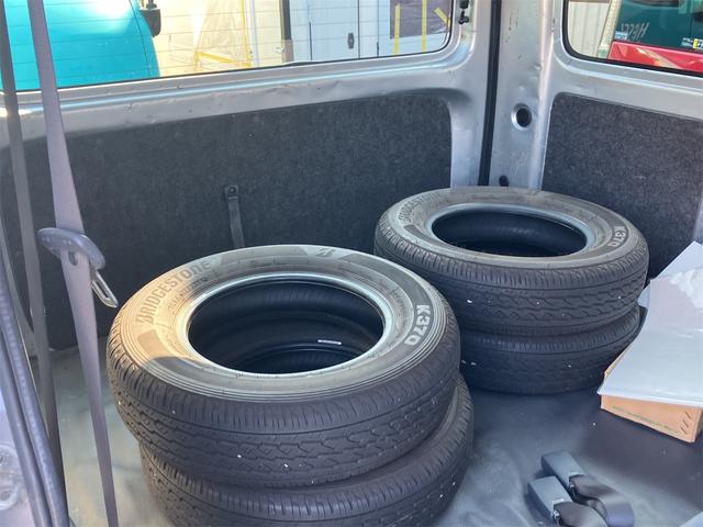 ハイゼットカーゴ ＤＸ　４ＷＤ　ＡＴ　両側スライドドア　キーレスエントリー　エアコン　運転席エアバッグ　助手席エアバッグ（7枚目）