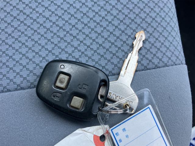 ハイゼットカーゴ ＤＸ　４ＷＤ　ＡＴ　両側スライドドア　キーレスエントリー　エアコン　運転席エアバッグ　助手席エアバッグ（25枚目）