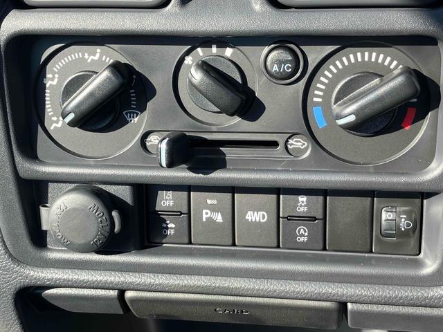 キャリイトラック KCエアコン・パワステ 4WD 軽トラック AT クリアランスソナー レーンアシスト アイドリングストップ オートライト ESC エアコン パワーウィンドウ 運転席エアバッグ 助手席エアバッグ 記録簿(11枚目)