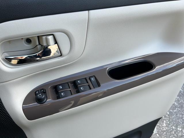 ムーヴキャンバス ＧメイクアップＶＳ　ＳＡＩＩＩ　４ＷＤ　３６０°カメラ　ナビ　ＴＶプッシュスタート　スマートキー　キーレス　エアコン　両側スライドドア　シートヒーター　フルフラット（24枚目）