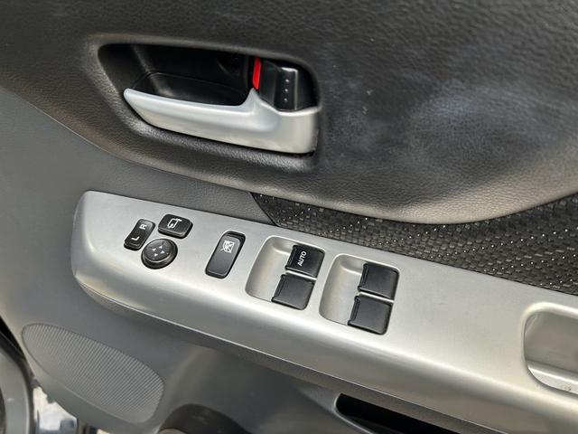 スペーシア Ｇリミテッド　４ＷＤ　ナビ　ＴＶ　両側スライドドア　シートヒーター　アイドリングストップ　アルミホイール　キーレス　スマートキー　フルフラット（19枚目）