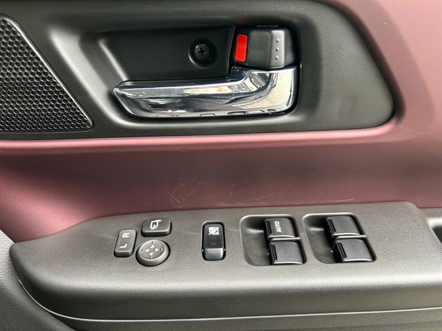 スペーシアカスタム ハイブリッドＧＳ　４ＷＤ　クルーズコントロール　シートヒーター　スマートキー　キーレス　プッシュスタート　届け出済み未使用車　アルミホイール（18枚目）