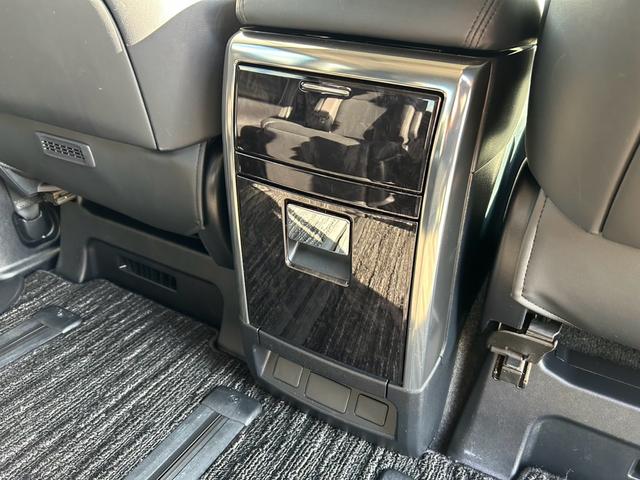 ヴェルファイアハイブリッド ＺＲ　４ＷＤ　ドラレコ　ナビ　ＴＶ　クルコン　バックカメラ　シートヒーター　シートエアコン　パワーシート　シートメモリ機能　両側電動スライドドア　オットマン　クリアランスソナー　スマートキー　キーレス（15枚目）