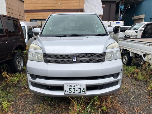 ヴォクシー Ｘ　４ＷＤ　サイドリフトアップシート車　脱着タイプ（2枚目）