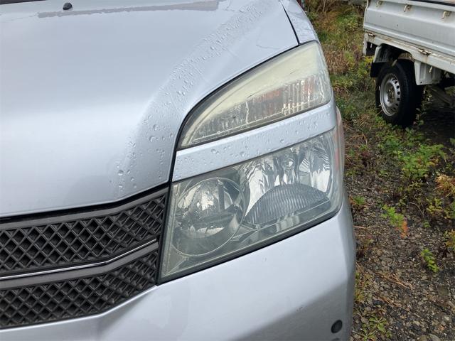 ヴォクシー Ｘ　４ＷＤ　サイドリフトアップシート車　脱着タイプ（5枚目）