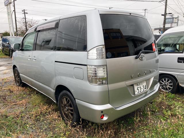 ヴォクシー Ｘ　４ＷＤ　サイドリフトアップシート車　脱着タイプ（7枚目）