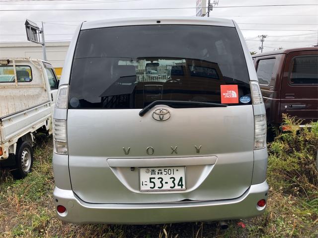 ヴォクシー Ｘ　４ＷＤ　サイドリフトアップシート車　脱着タイプ（8枚目）