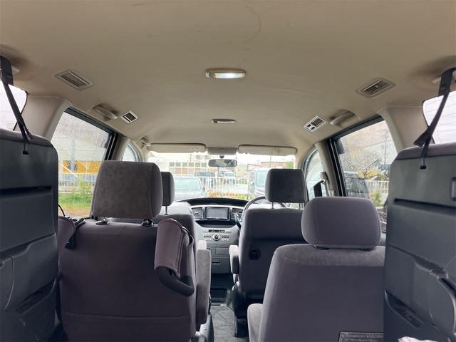 ヴォクシー Ｘ　４ＷＤ　サイドリフトアップシート車　脱着タイプ（11枚目）