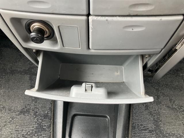 ヴォクシー Ｘ　４ＷＤ　サイドリフトアップシート車　脱着タイプ（40枚目）