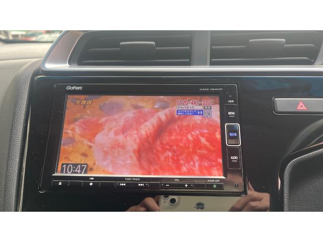 フィット １３Ｇ・Ｆコンフォートエディション　オートエアコン　アイドリングストップ　スマートキー　４ＷＤ　シートヒーター（9枚目）