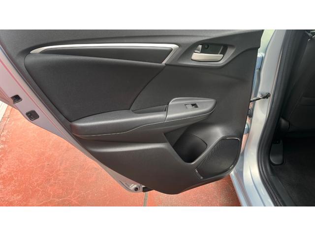 フィット １３Ｇ・Ｆコンフォートエディション　オートエアコン　アイドリングストップ　スマートキー　４ＷＤ　シートヒーター（22枚目）